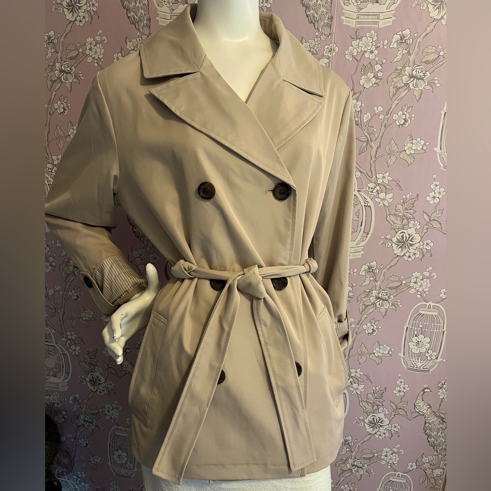 Weatherproof Tan Trench Coat with Notched Lapel